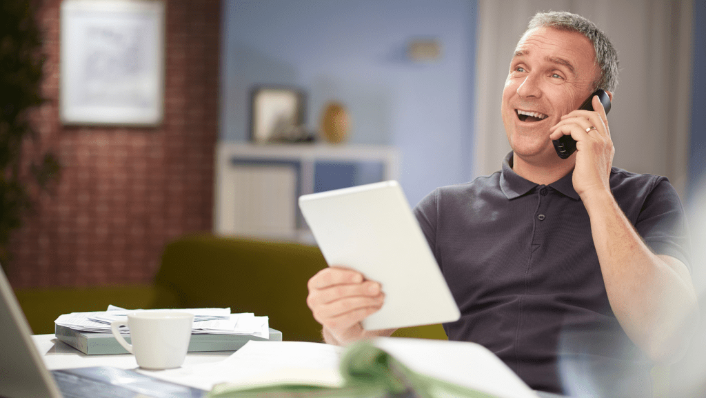 Business owner easily manage customer contacts and communicating with them